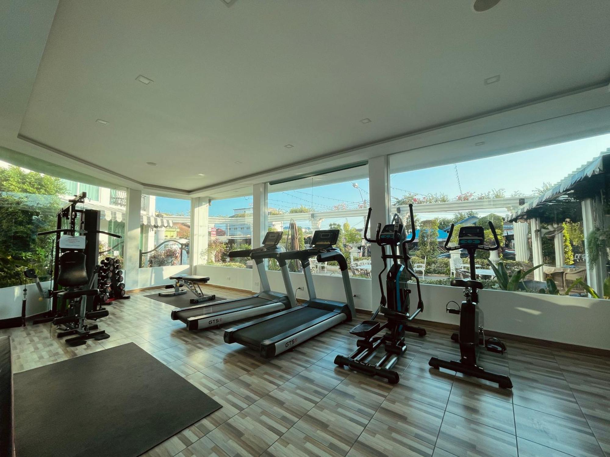 City Garden Olympus Condo & Yahaha Патая Екстериор снимка